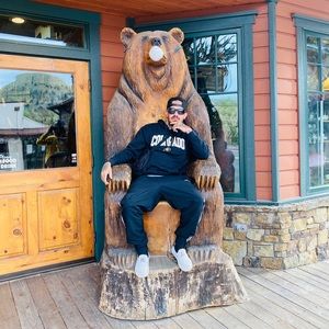 Meet your Posher, Dominic